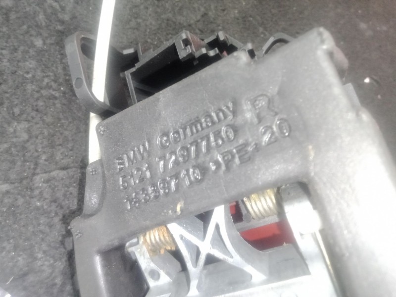 Recambio de maneta exterior delantera derecha para bmw 1 (f20) 116 d referencia OEM IAM 51217297750 - 14389710 ROJO 