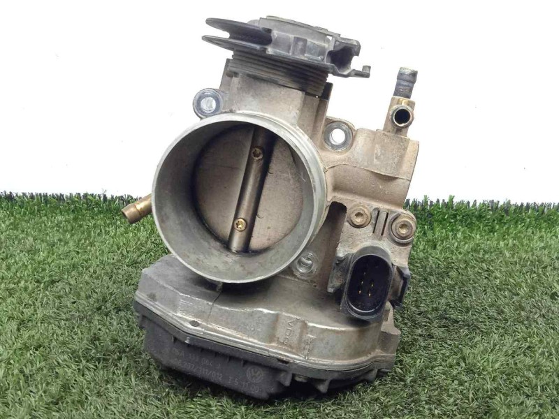 Recambio de caja mariposa para volkswagen golf iv berlina (1j1) 1.6 referencia OEM IAM 06A133064J  