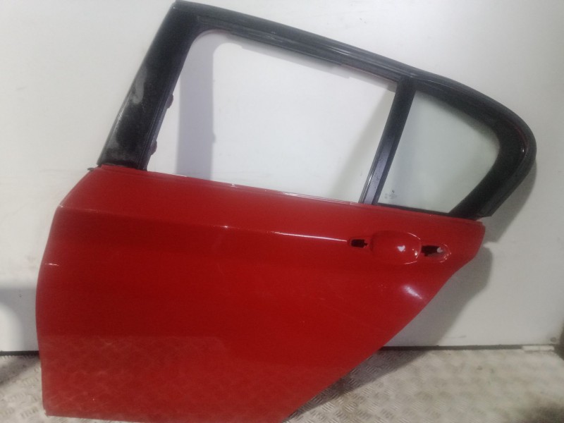 Recambio de puerta trasera izquierda para bmw 1 (f20) 116 d referencia OEM IAM  ROJO 