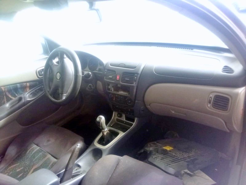 nissan almera ii hatchback (n16) del año 2002