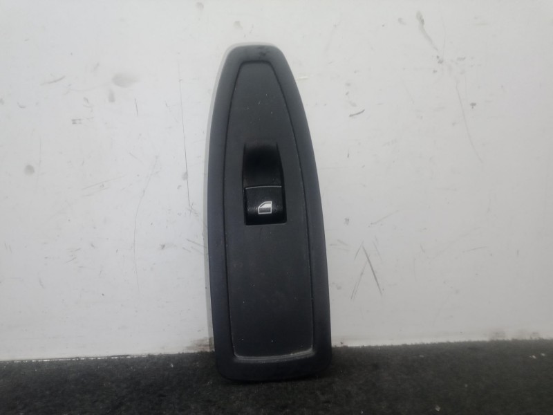 Recambio de mando elevalunas delantero derecho para bmw 1 (f20) 116 d referencia OEM IAM 920810701 - 728383505 ALPS 