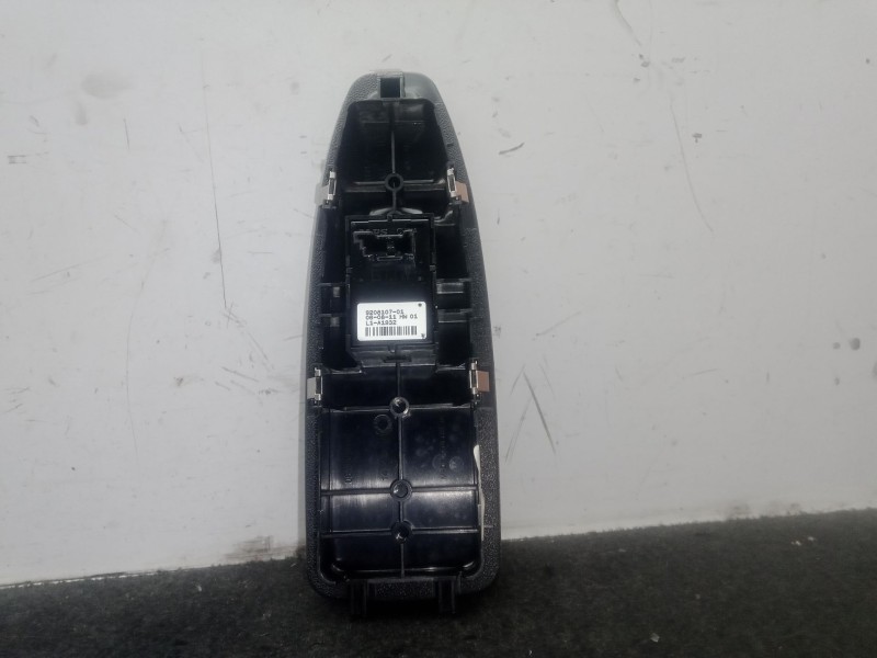 Recambio de mando elevalunas delantero derecho para bmw 1 (f20) 116 d referencia OEM IAM 920810701 - 728383505 ALPS 