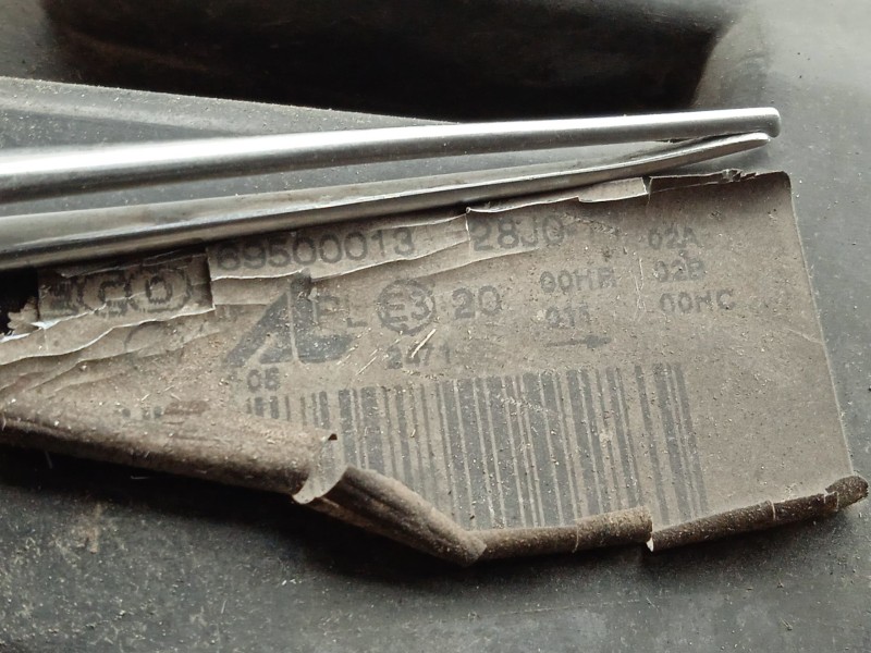 Recambio de faro izquierdo para iveco daily iv caja/chasis 65c18 referencia OEM IAM PL2471 06-10 