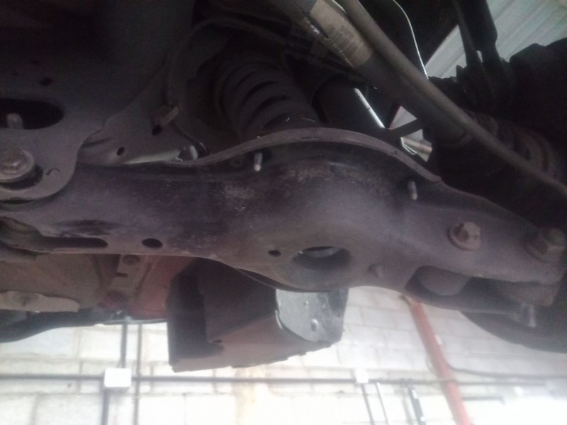 Recambio de brazo suspension inferior trasero izquierdo para bmw 1 (f20) 116 d referencia OEM IAM   