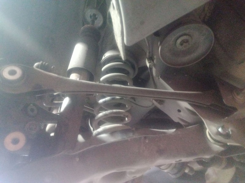 Recambio de brazo suspension inferior trasero izquierdo para bmw 1 (f20) 116 d referencia OEM IAM   