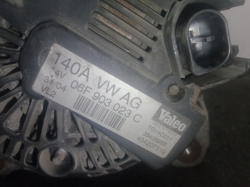 Recambio de alternador para volkswagen golf v (1k1) 1.9 tdi referencia OEM IAM 06F903023C - TG14C011 VALEO 