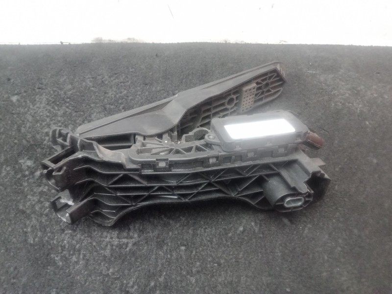 Recambio de potenciometro pedal para volkswagen golf vi (5k1) 1.6 tdi referencia OEM IAM 1K1721503AK - 6PV01103950 HELLA 