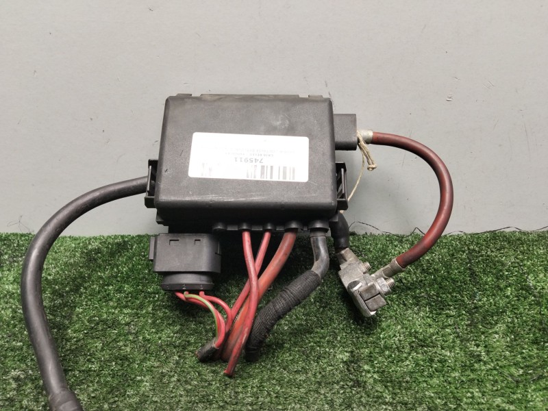 Recambio de caja reles / fusibles para skoda octavia berlina (1u2) 1.9 tdi referencia OEM IAM 1J0937550AC  