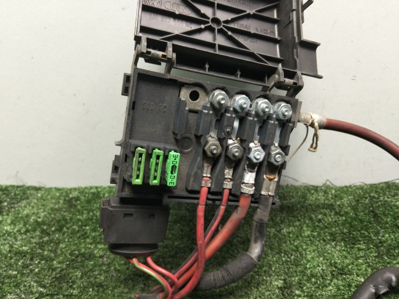 Recambio de caja reles / fusibles para skoda octavia berlina (1u2) 1.9 tdi referencia OEM IAM 1J0937550AC  