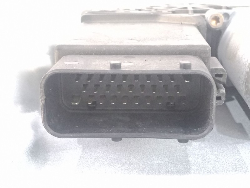 Recambio de elevalunas delantero derecho para skoda superb i (3u4) 1.9 tdi referencia OEM IAM 3U1837752BA ELECTRICO - CON.MOTOR 