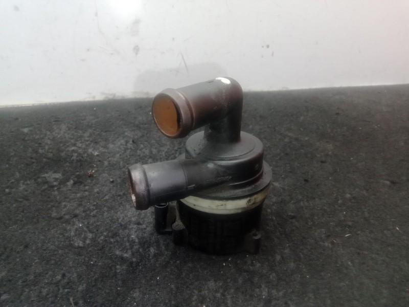 Recambio de bomba agua para audi q5 (8rb) 2.0 tdi quattro referencia OEM IAM 5N0965561A  