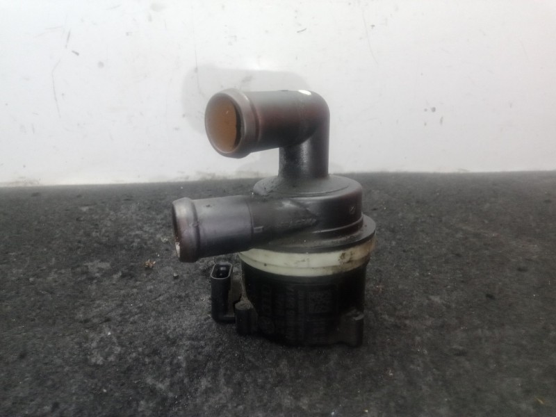 Recambio de bomba agua para audi q5 (8rb) 2.0 tdi quattro referencia OEM IAM 5N0965561A  