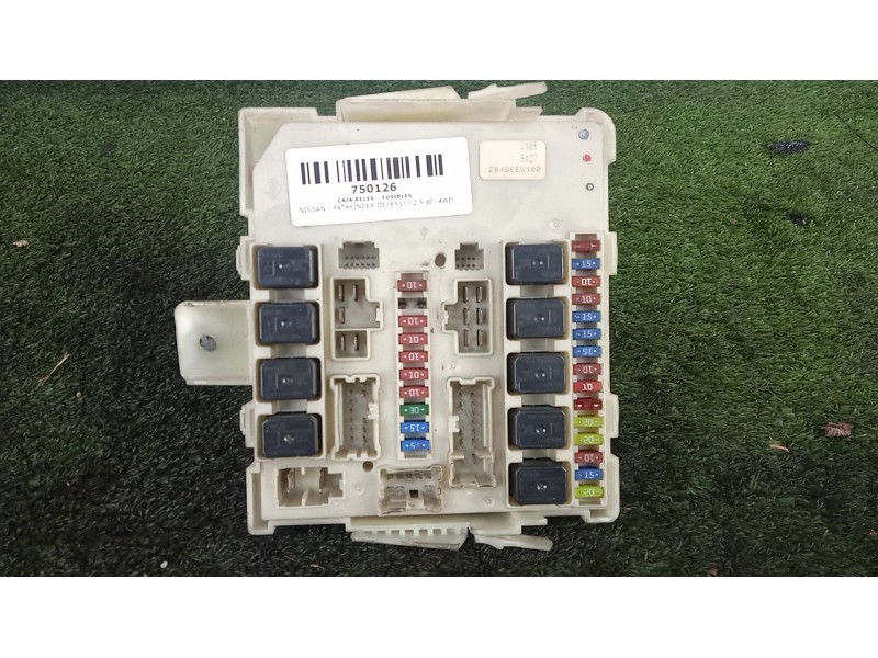 Recambio de caja reles / fusibles para nissan pathfinder iii (r51) 2.5 dci 4wd referencia OEM IAM 284B6EB300  