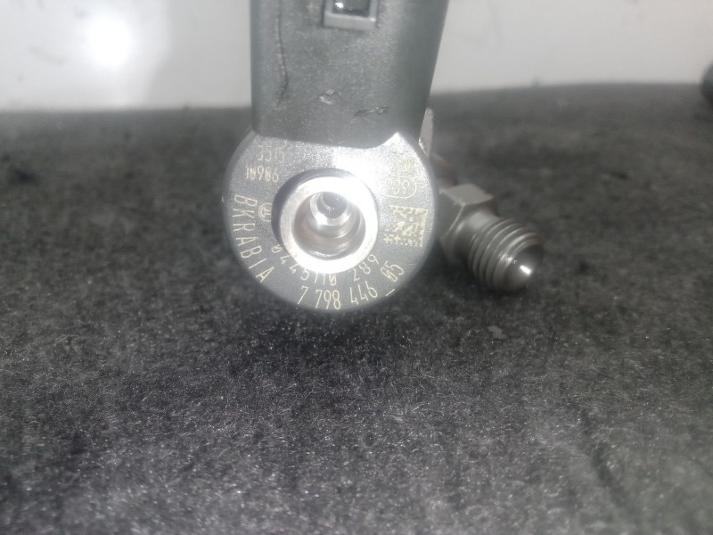 Recambio de inyector para bmw 1 (f20) 116 d referencia OEM IAM 0445110289 - 779844605 BOSCH 