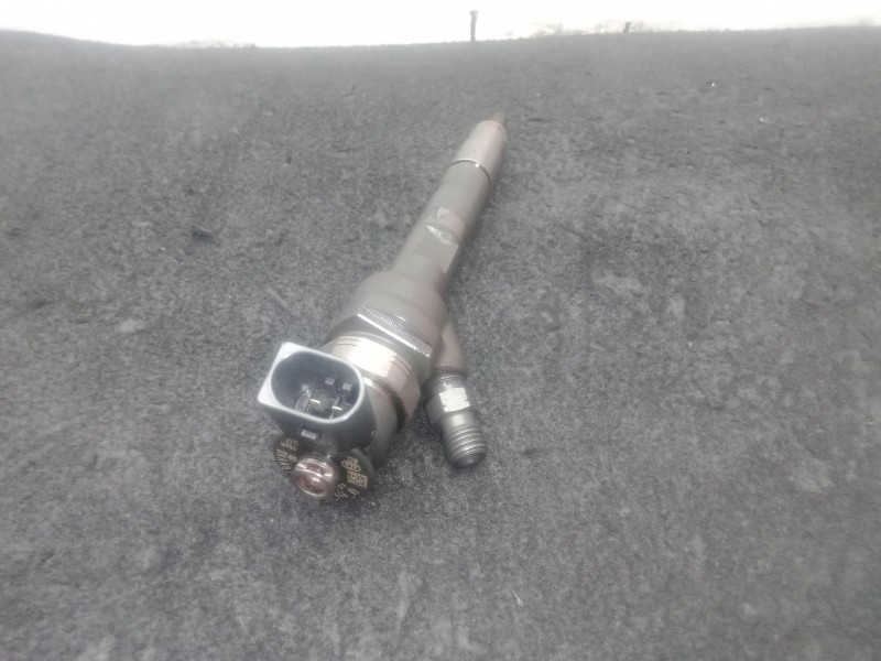 Recambio de inyector para bmw 1 (f20) 116 d referencia OEM IAM 0445110289 - 779844605 BOSCH 