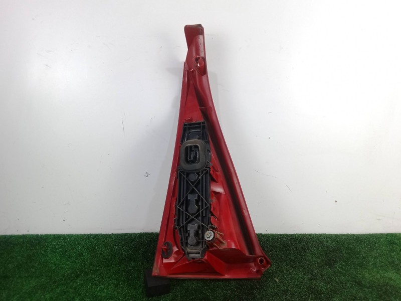 Recambio de piloto trasero derecho para citroën c3 1.4 hdi referencia OEM IAM SIN REFERENCIA 6.PINES 