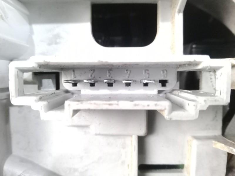 Recambio de piloto trasero derecho para volkswagen polo (9n3) 1.9 tdi referencia OEM IAM 6Q6945258F 5.PINES 