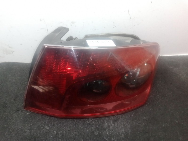 Recambio de piloto trasero derecho para peugeot 407 (6d_) 1.6 hdi 110 (6d9hzc, 6d9hyc) referencia OEM IAM .  