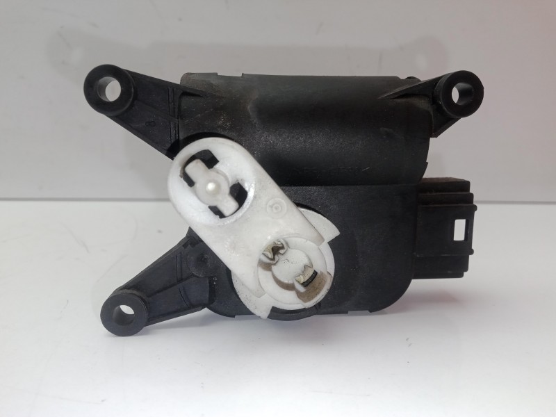 Recambio de motor apertura trampillas climatizador para volkswagen polo (9n3) 1.4 16v referencia OEM IAM 3C1907511 - CZ116880288