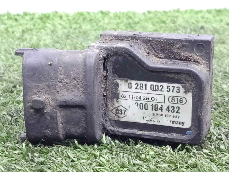 Recambio de sensor para renault master ii phase 2 caja cerrada 2.5 diesel referencia OEM IAM 0281002573  