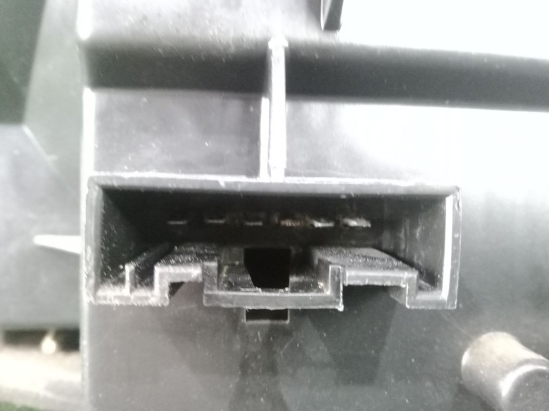 Recambio de piloto trasero izquierdo para rover 75 (rj) 2.0 cdti referencia OEM IAM SIN REFERENCIA 4.PUERTAS - 6.PINES 