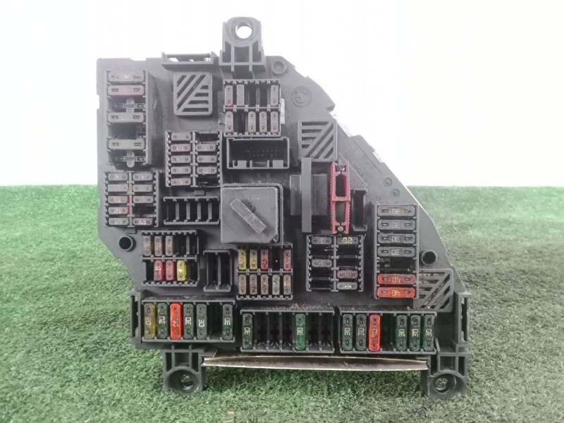 Recambio de caja reles / fusibles para bmw 7 (f01, f02, f03, f04) 730 d referencia OEM IAM 926492401  