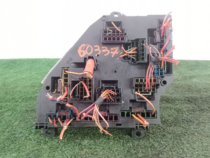 Recambio de caja reles / fusibles para bmw 7 (f01, f02, f03, f04) 730 d referencia OEM IAM 926492401  