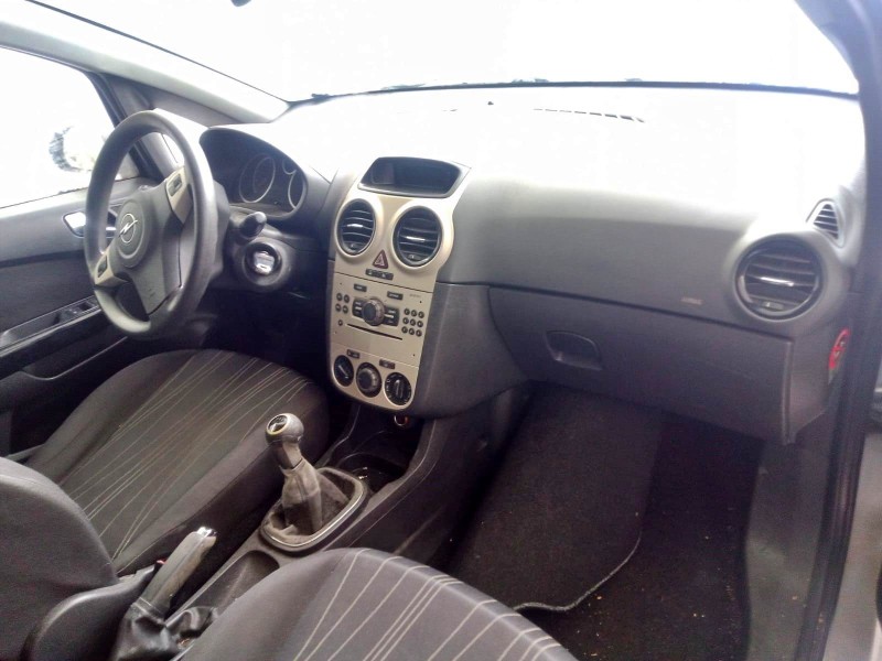 opel corsa d (s07) del año 2006