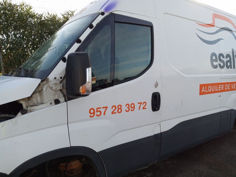 Recambio de puerta delantera izquierda para iveco daily vi furgoneta 33s14, 35s14, 35c14 referencia OEM IAM   
