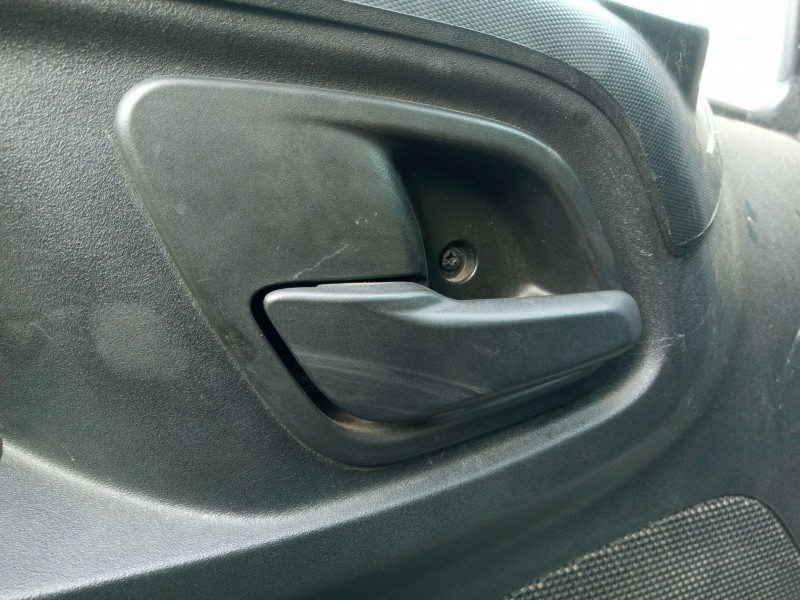 Recambio de maneta interior delantera izquierda para iveco daily vi furgoneta 33s14, 35s14, 35c14 referencia OEM IAM   