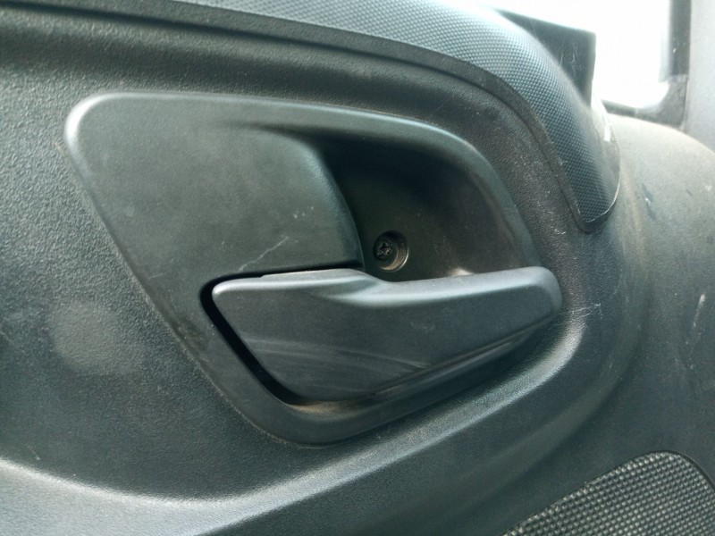 Recambio de maneta interior delantera izquierda para iveco daily vi furgoneta 33s14, 35s14, 35c14 referencia OEM IAM   