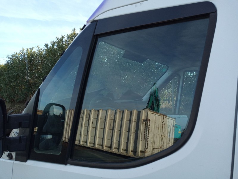 Recambio de luna delantera izquierda para iveco daily vi furgoneta 33s14, 35s14, 35c14 referencia OEM IAM   