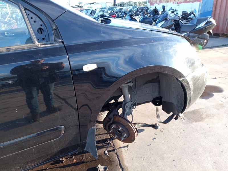 Recambio de aleta delantera derecha para kia carnival / grand carnival iii (vq) 2.9 crdi referencia OEM IAM   