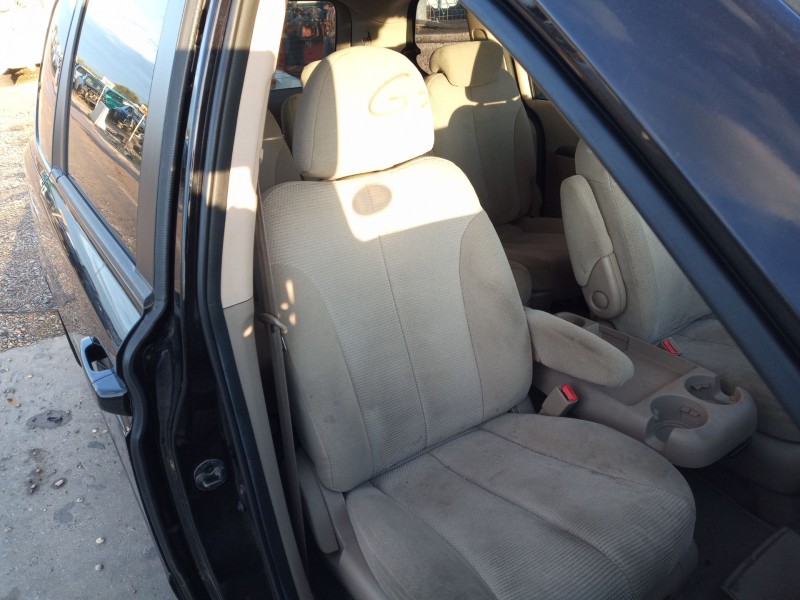 Recambio de asiento delantero derecho para kia carnival / grand carnival iii (vq) 2.9 crdi referencia OEM IAM   