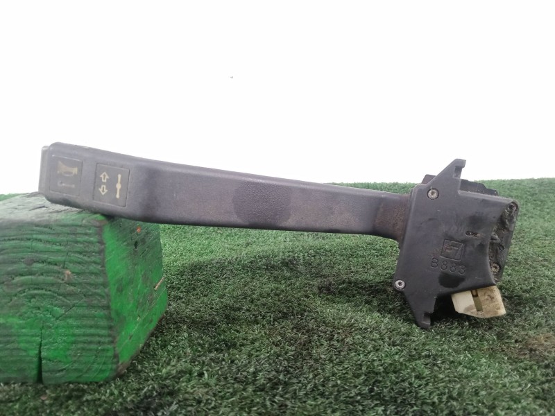 Recambio de mando intermitentes para iveco eurocargo 100e18 e5 referencia OEM IAM B883 5.PINES CLAXON