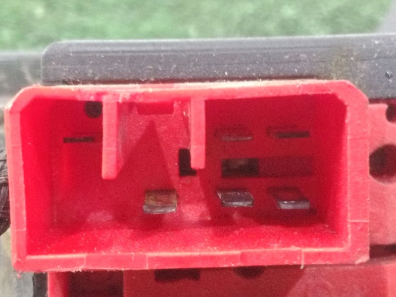 Recambio de mando limpia para iveco eurocargo 100e18 e5 referencia OEM IAM B883 - 15H6 2.CONECTORES 