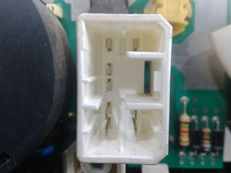 Recambio de mando calefaccion / aire acondicionado para iveco eurocargo 100e18 e5 referencia OEM IAM 036757R 2.CONECTORES VALEO