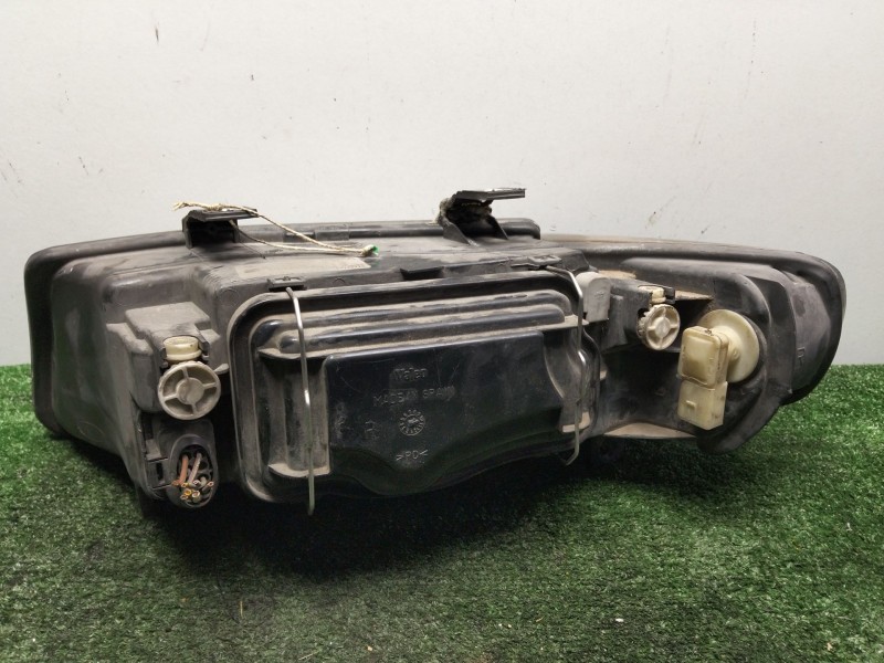 Recambio de faro derecho para seat toledo ii (1m2) 1.9 tdi referencia OEM IAM   