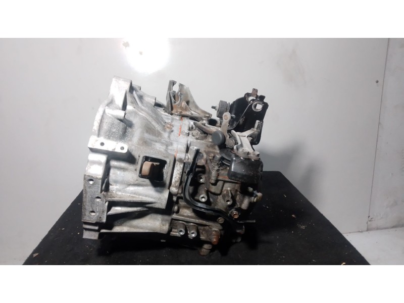 Recambio de caja cambios para toyota avensis (_t25_) 2.0 d-4d (adt250_) referencia OEM IAM  MANUAL 6 VELOCIDADES