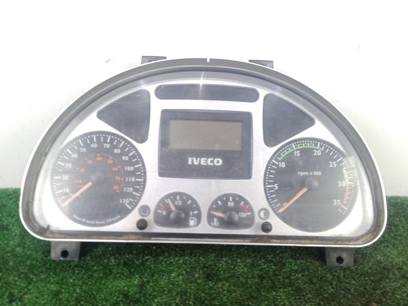 Recambio de cuadro instrumentos para iveco eurocargo 100e18 e5 referencia OEM IAM 504101675 - D78052 2.CONECTORES SIEMENS.VDO