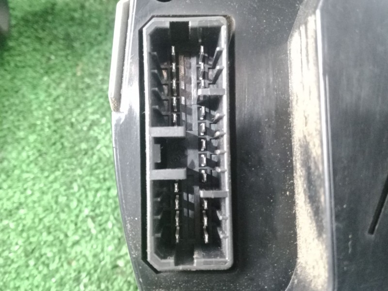 Recambio de cuadro instrumentos para iveco eurocargo 100e18 e5 referencia OEM IAM 504101675 - D78052 2.CONECTORES SIEMENS.VDO