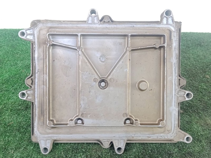 Recambio de centralita motor uce para iveco eurocargo 100e18 e5 referencia OEM IAM 0281020048 - 504122542  BOSCH