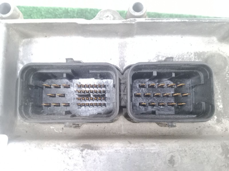 Recambio de centralita motor uce para iveco eurocargo 100e18 e5 referencia OEM IAM 0281020048 - 504122542  BOSCH