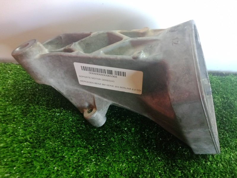 Recambio de soporte motor derecho para mercedes-benz clase c (w203) berlina 2.2 cdi cat referencia OEM IAM A6112230704  