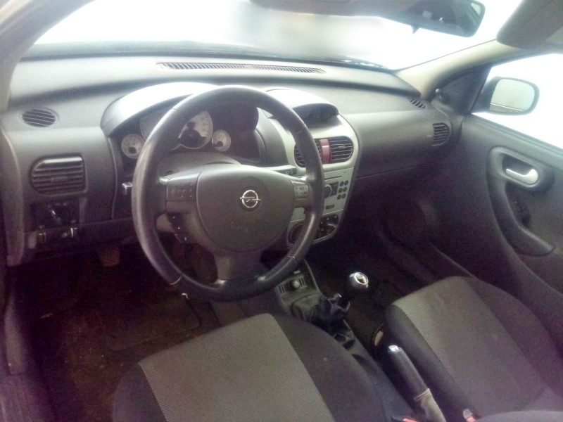 opel corsa c (x01) del año 2006