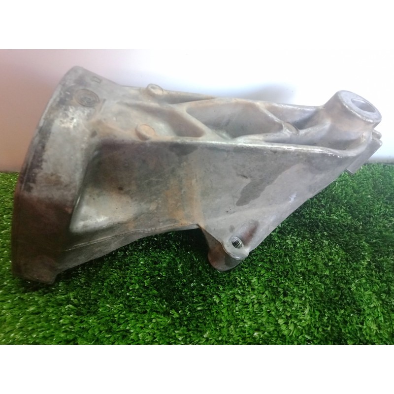 Recambio de soporte motor derecho para mercedes-benz clase c (w203) berlina 2.2 cdi cat referencia OEM IAM A6112230704  
