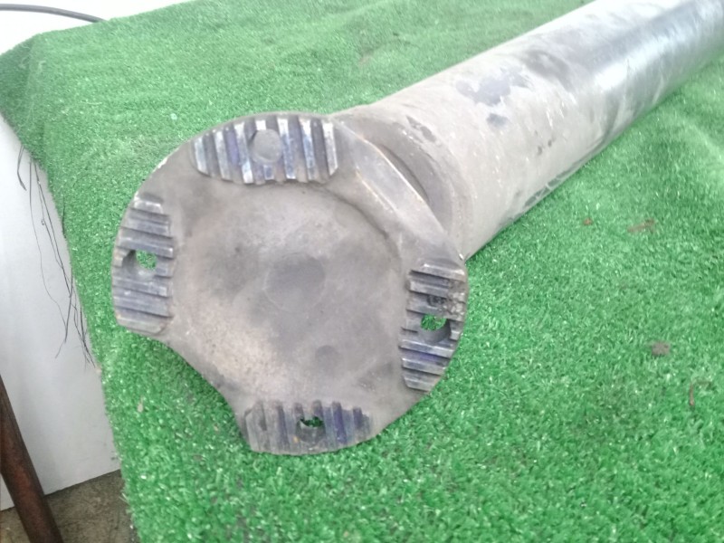 Recambio de transmision central para iveco eurocargo 100e18 e5 referencia OEM IAM SIN REFERENCIA 2.TRAMOS - L1305MM+L1205MM 