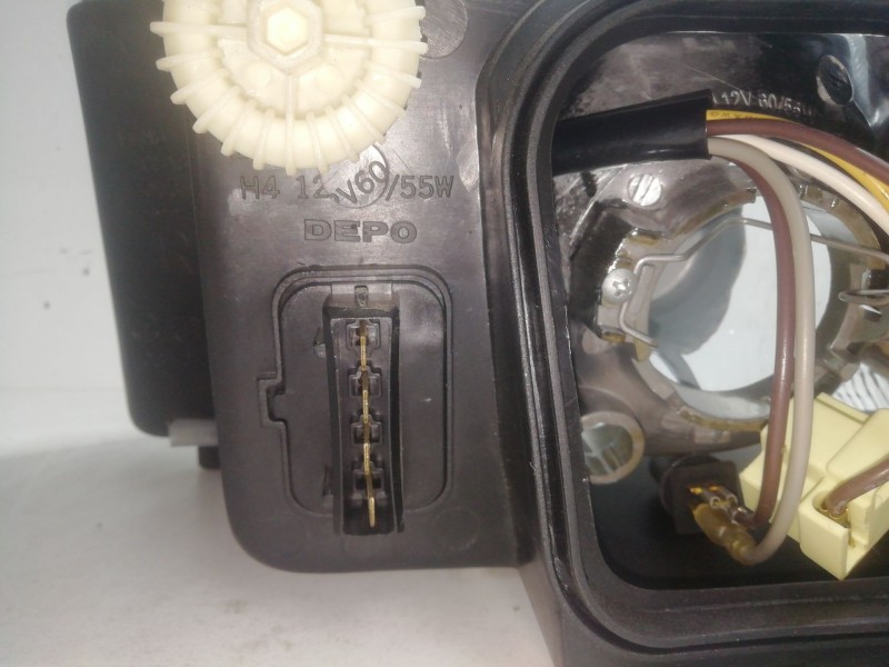 Recambio de faro derecho para seat ibiza ii (6k1) 1.9 td referencia OEM IAM 0255671  