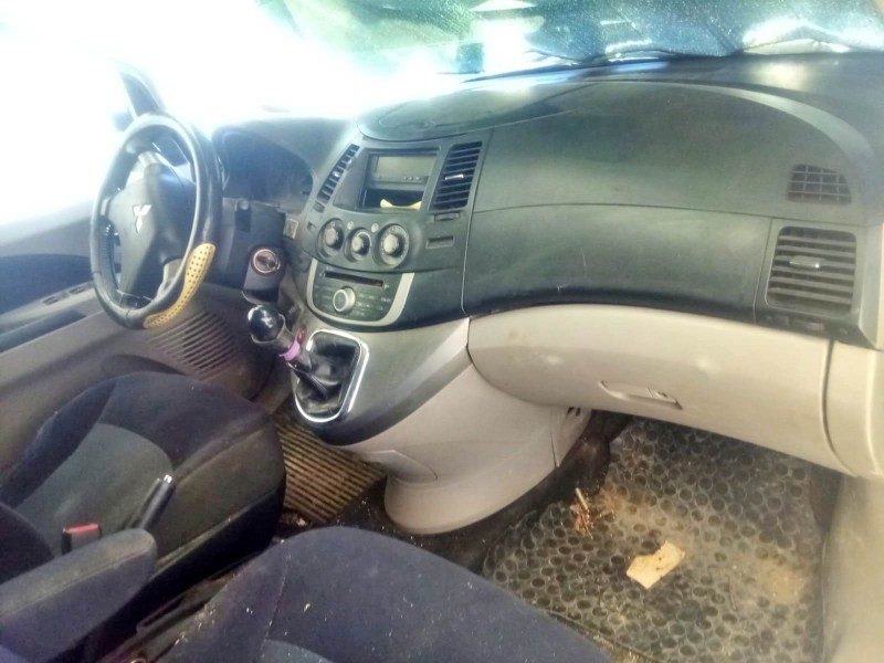 mitsubishi grandis (na_w) del año 2010