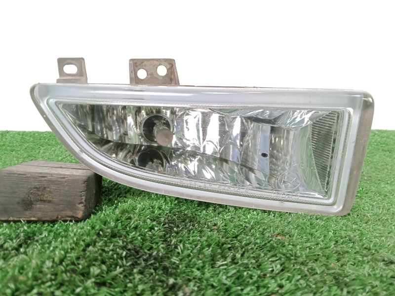Recambio de faro antiniebla derecho para mazda 2 (dy) 1.4 referencia OEM IAM SIN REFERENCIA 2.PINES 